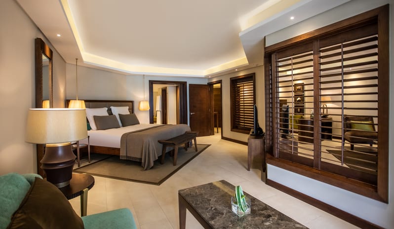 Royal Palm Hires 7300